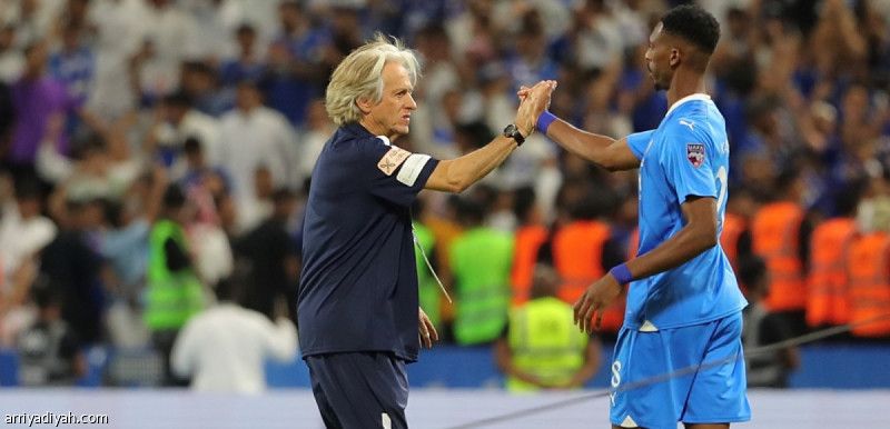 خيسوس: وعي اللاعبين عوّض طرد المعيوف