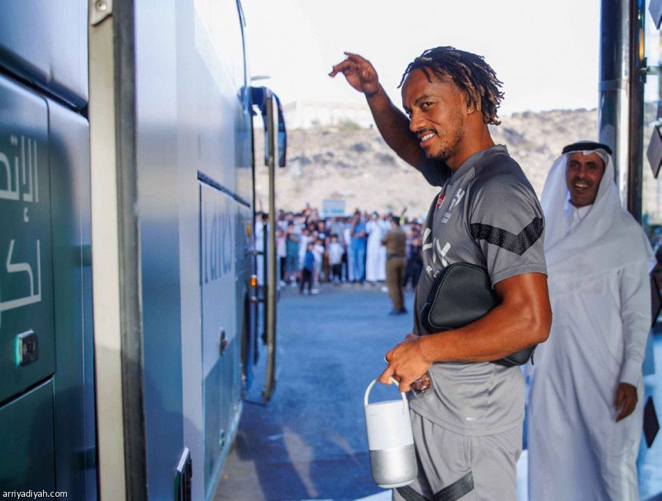 الهلال والنصر.. الفارق 15 دقيقة