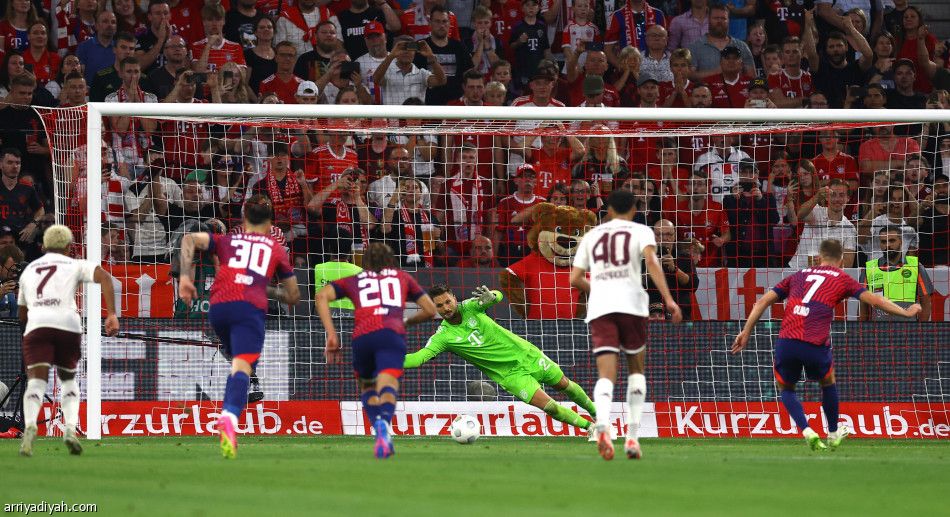 «هاتريك» أولمو يسقط بايرن.. ويتوج لايبزج بكأس السوبر