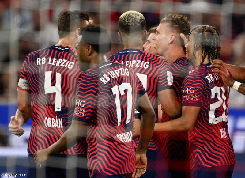 «هاتريك» أولمو يسقط بايرن.. ويتوج لايبزج بكأس السوبر