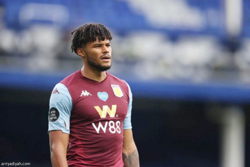 فيلا يخسر مينجز