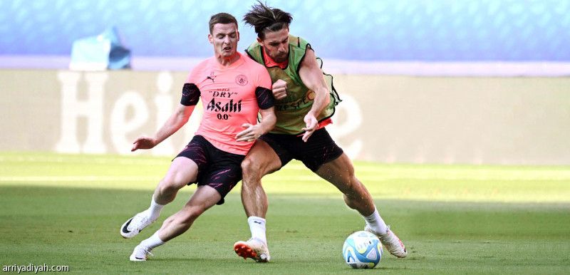 سيتي يتحدى خبرة إشبيلية