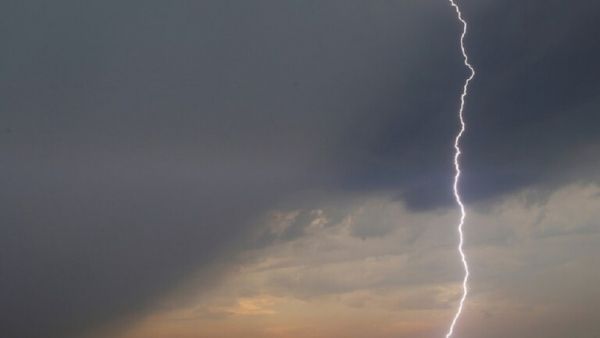 المحويت..وفاة مواطن وإصابة طفل جراء الصواعق الرعدية