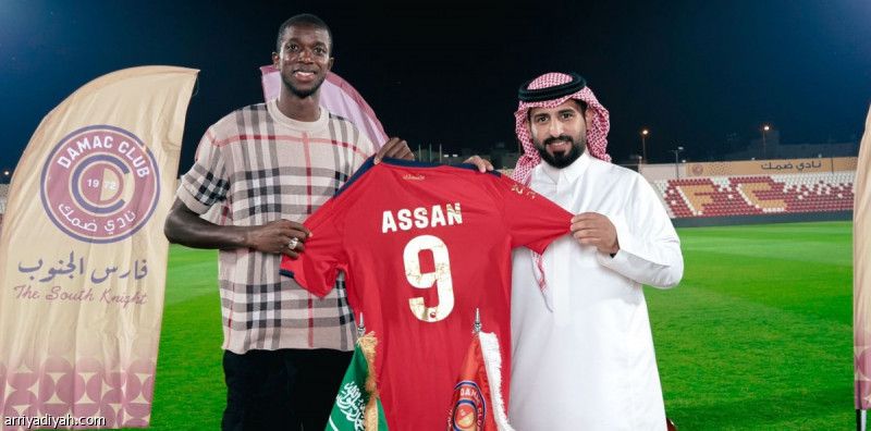 من هو آسان سيساي مهاجم ضمك الجديد؟