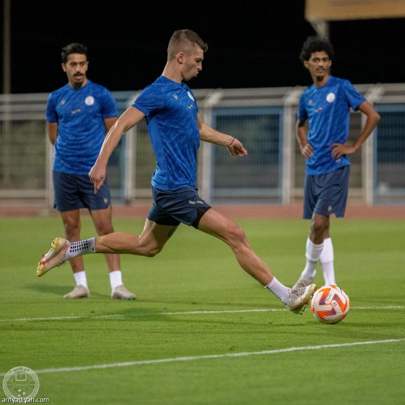 ميندوسا يؤجل تعديلات الأخدود