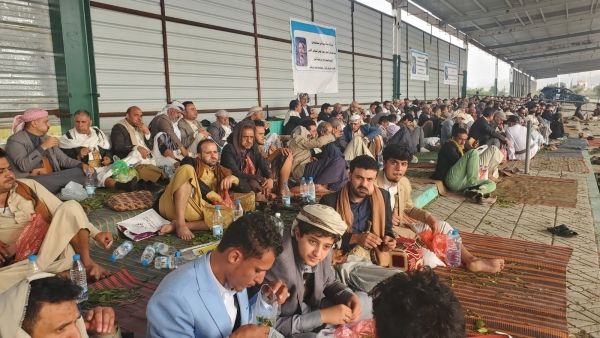 أثناء مطالبتها بالإفراج عنه.. مليشيا الحوثي تهدد زوجة مدير شركة "برودجي" بالاختطاف 