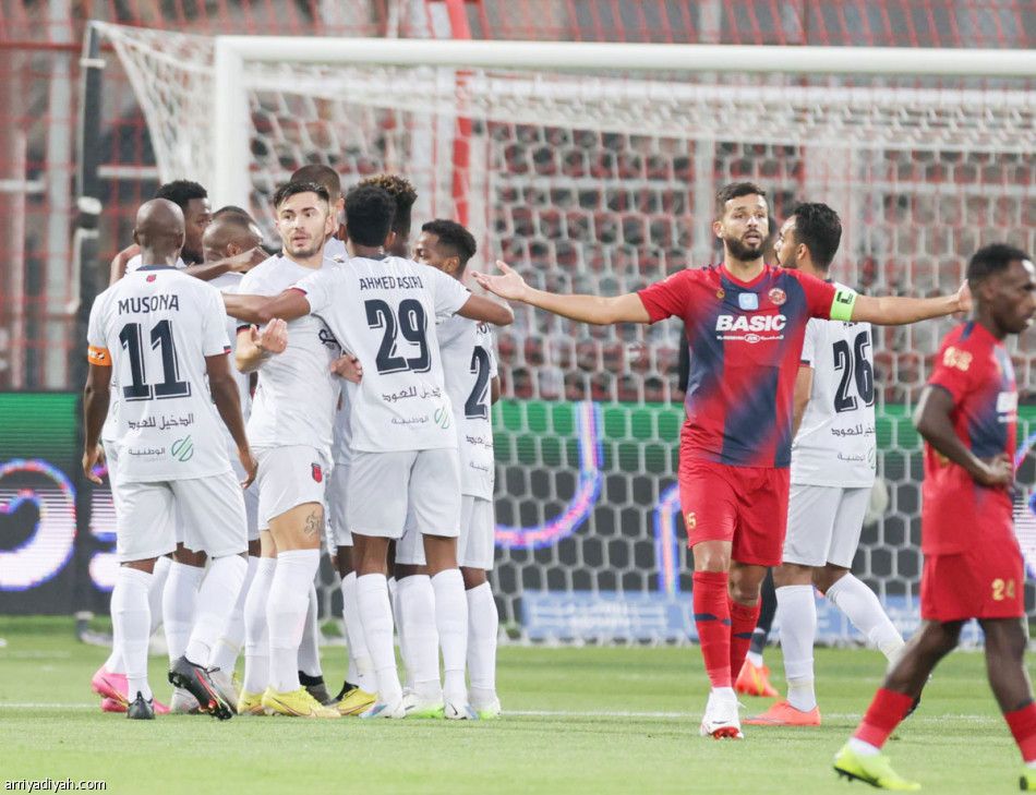 بالثنائية الأولى.. العمار ينقذ ضمك