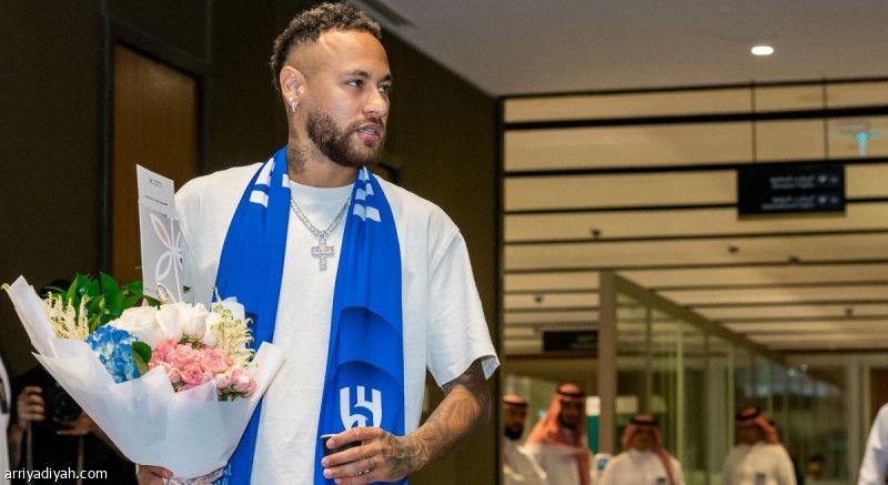 طائرة نيمار تحط في الرياض