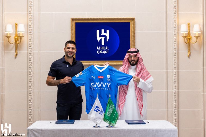 من هو ميتروفيتش مهاجم الهلال الجديد؟