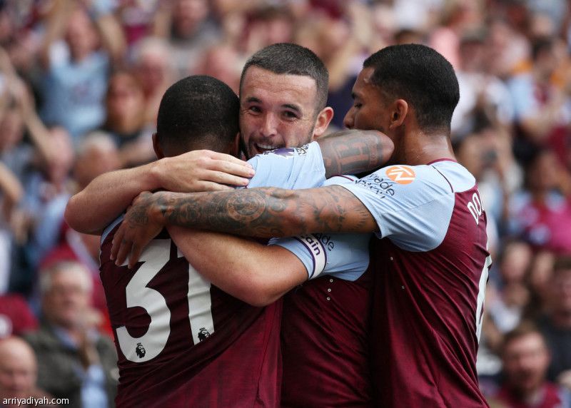 الدوري الإنجليزي.. أستون فيلا يستعرض برباعية إيفرتون