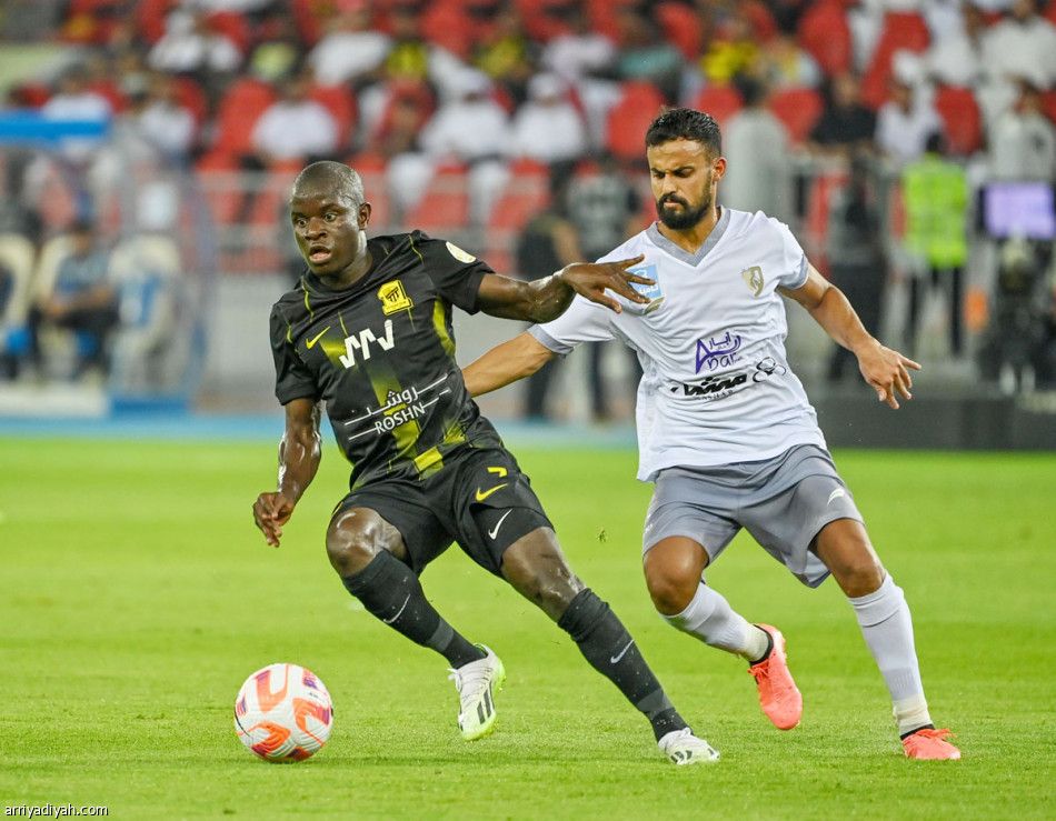 الاتحاد يستعيد ذكريات الديربي