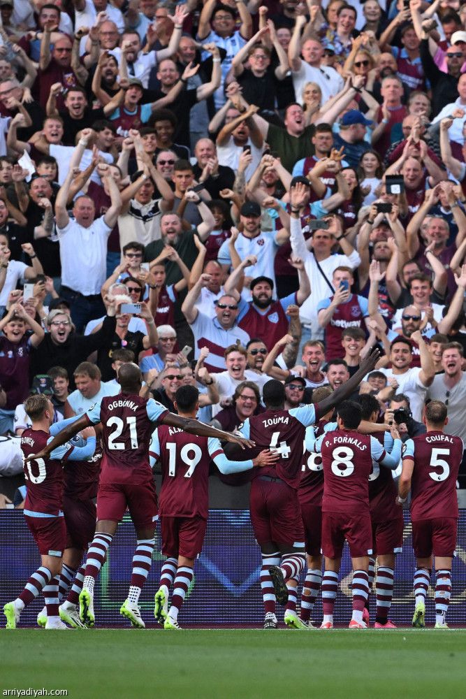 وست هام يسقط تشيلسي بثلاثية