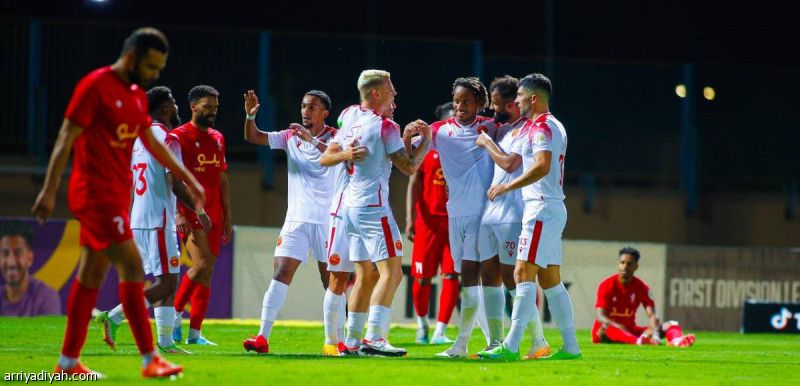 كاريلو يقود القادسية إلى تخطي الجندل