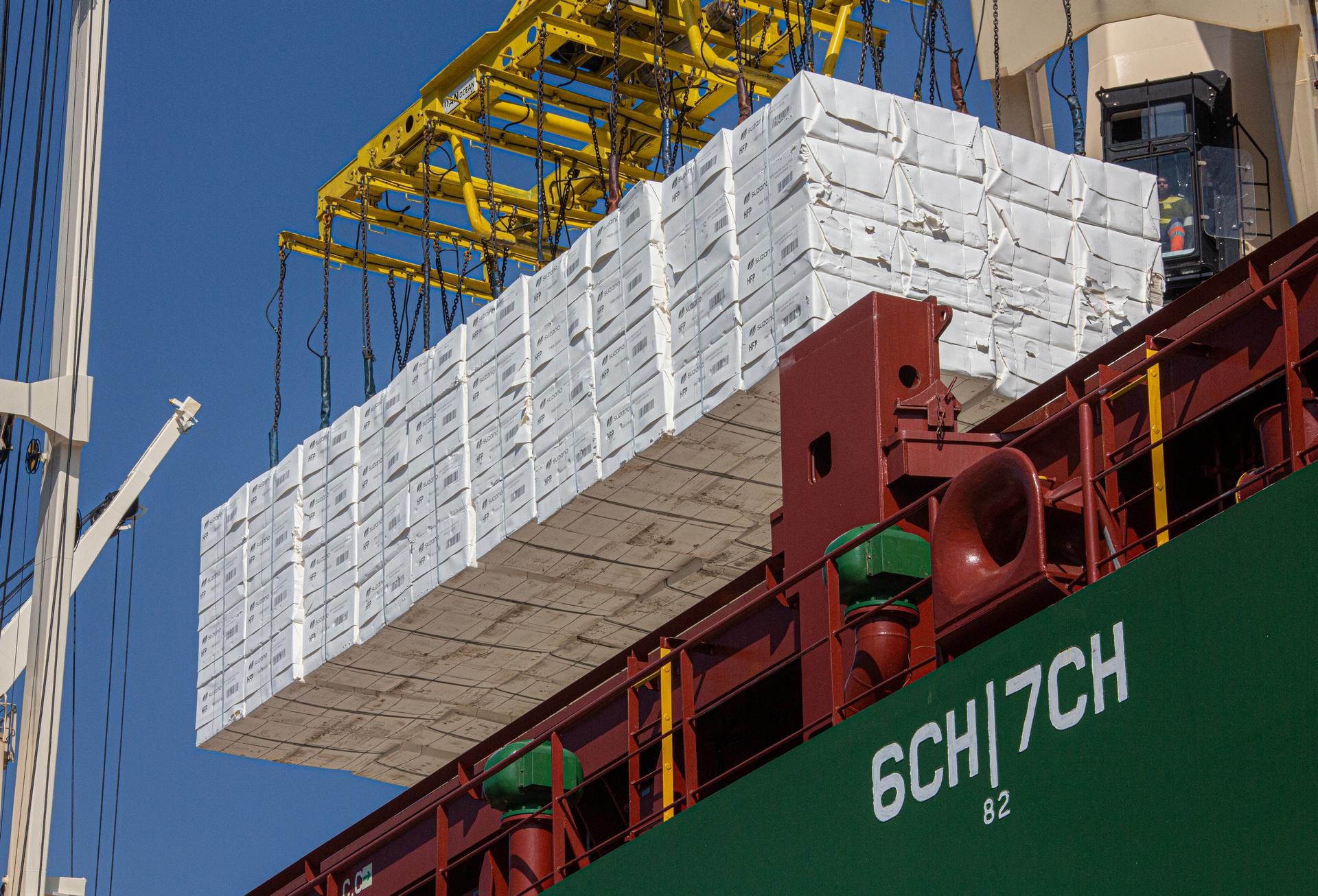 «دي بي ورلد» تشارك في تطوير التجارة واللوجستيات بمنطقة بحر قزوين