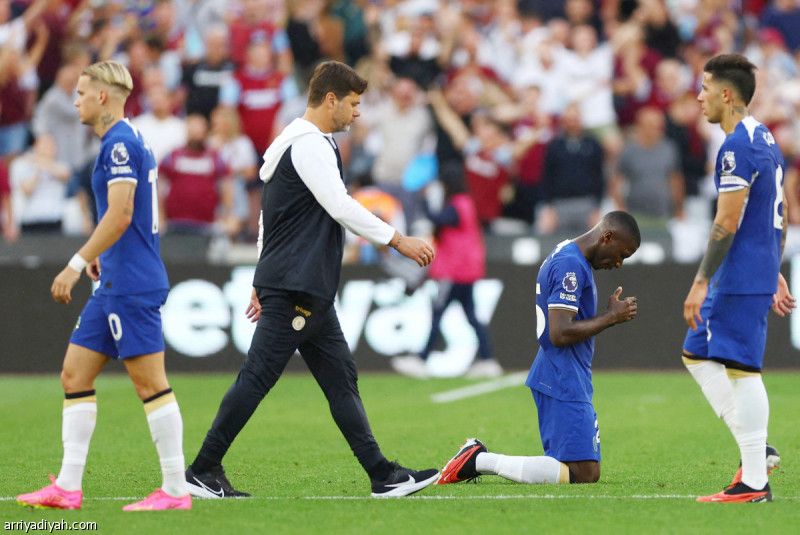 بوكيتينو يطالب الجماهير بالصبر