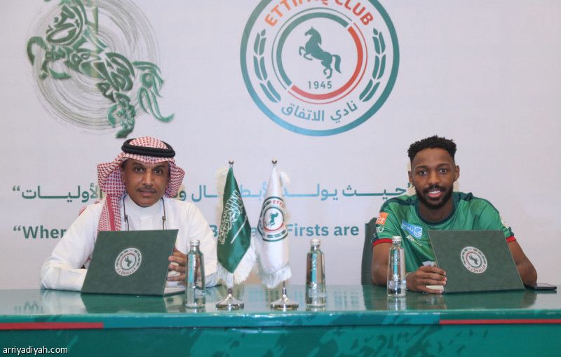 الاتفاق يبقي هزازي حتى 2027