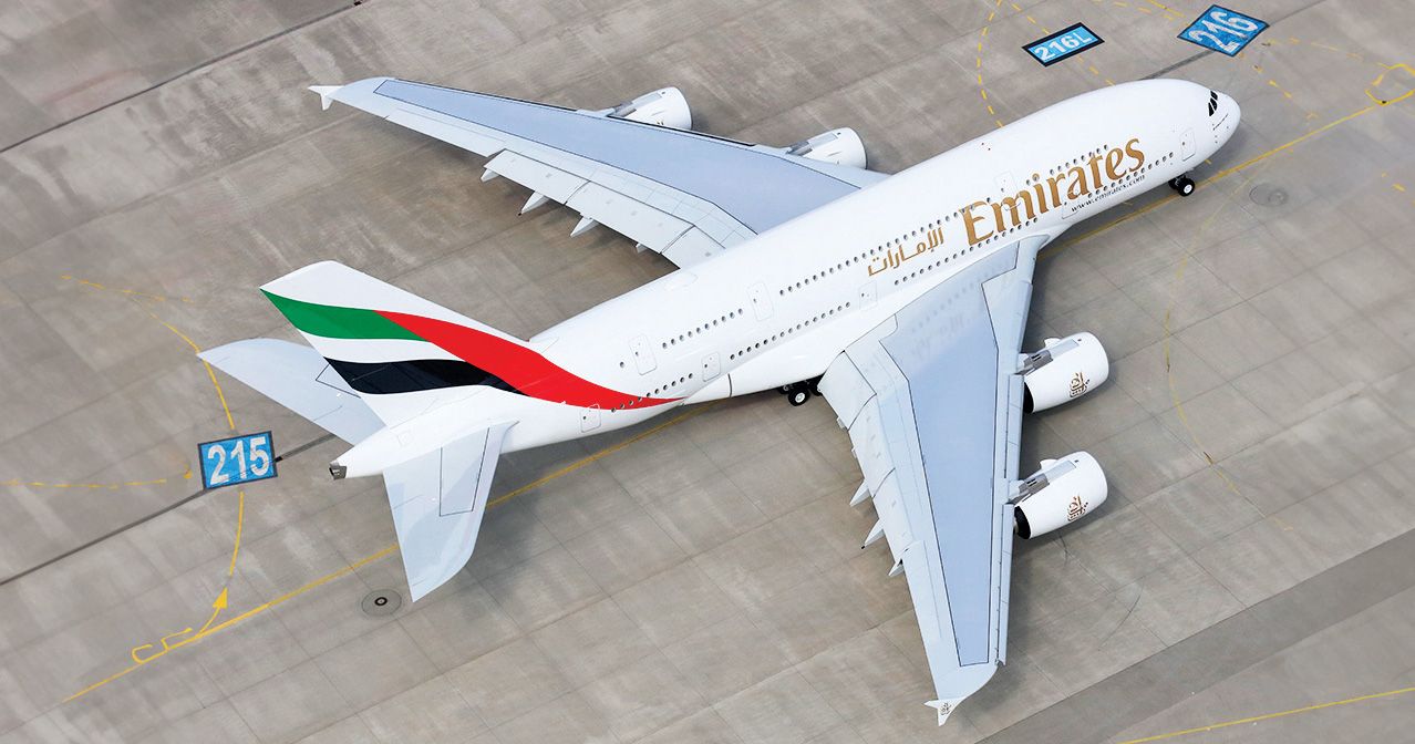 تسبب فيها «درون».. طيران الإمارات: إيقاف طائرة «نيس» بسبب أضرار بالجناح الأيمن