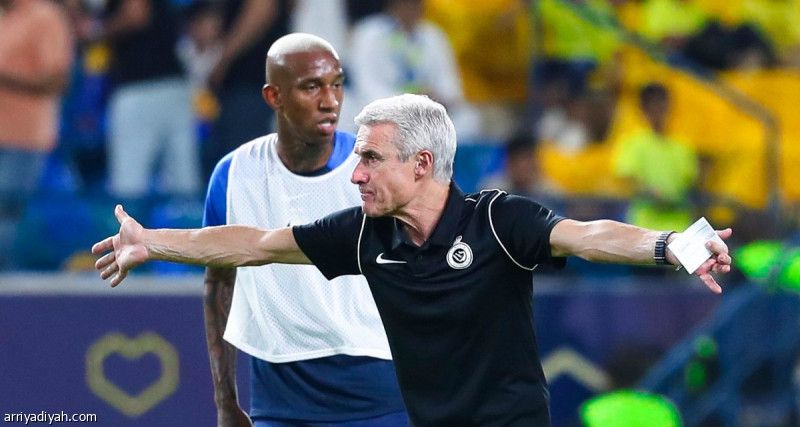 قبل شباب الأهلي.. كاسترو يبعد فوفانا.. ويختار تاليسكا