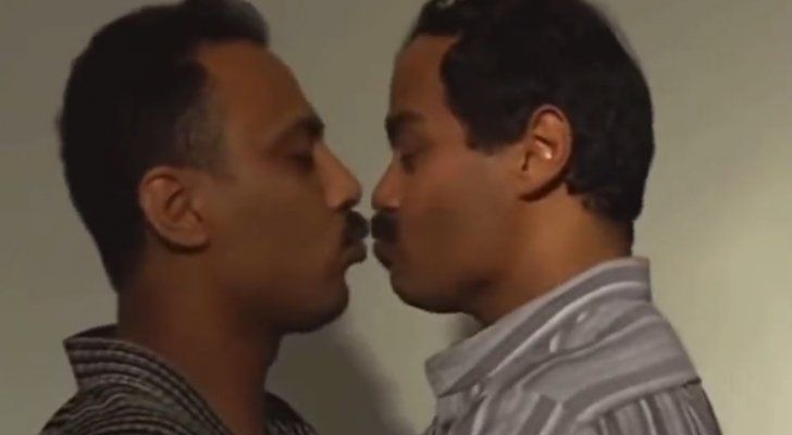 مشهد قبلة حميمة بين رجلين في الدراما الكويتية الى الواجهة – بالفيديو