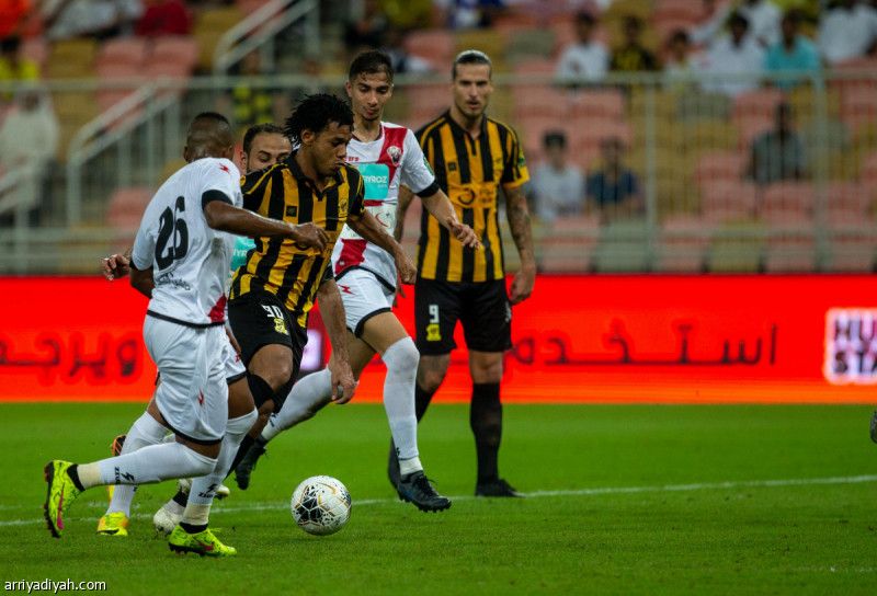 أمام الرياض.. الاتحاد يستهدف «التاسعة»