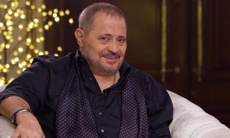 بالفيديو – جورج وسوف يضع ناصيف زيتون بموقف محرج بسبب شعره داخل الطائرة