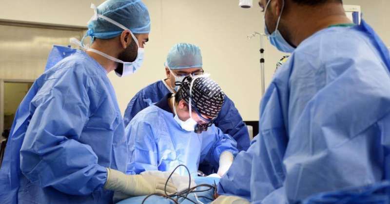 للمرة الأولى في الكويت.. «زراعة الأنسجة الحرة» بأسلوب جديد في مستشفى جابر
