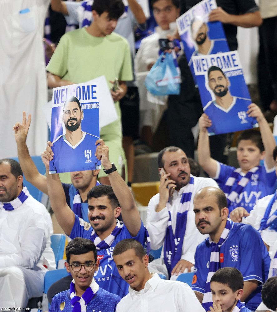 الرباعية والفوز 13 يستأنفان الاكتساح الأزرق