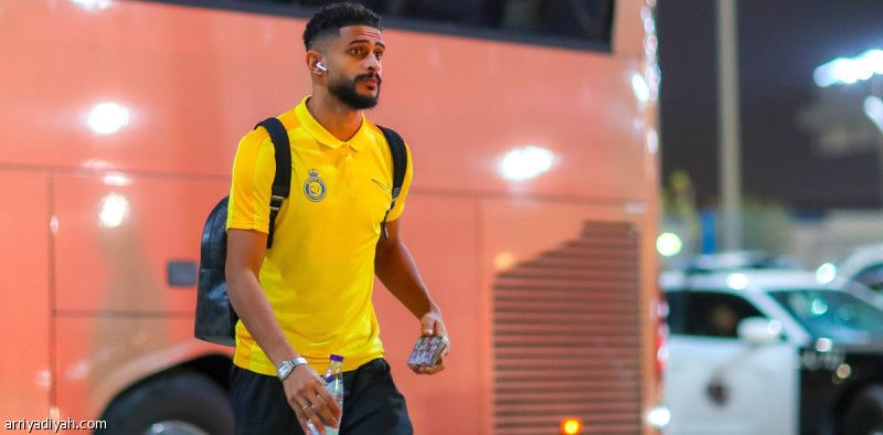 الأسنان تبعد العمري عن الفتح