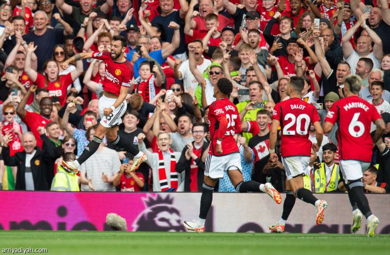مانشستر يونايتد يقلبها على نوتنجهام بثلاثية