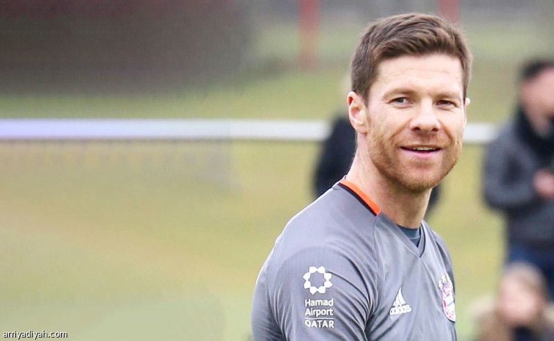 ليفركوزن يتمسك بألونسو