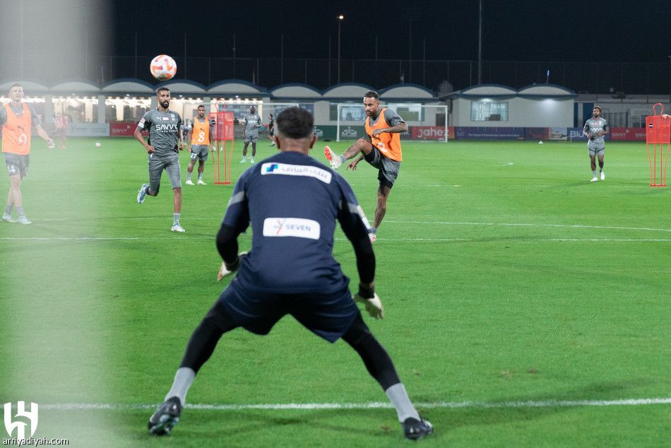 نيمار يشارك في تدريبات الهلال الجماعية