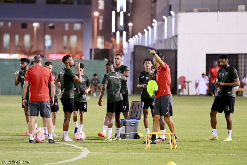 الشباب يفتح ملف النصر