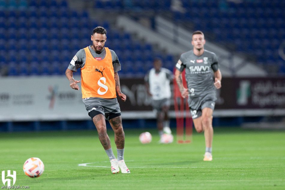 نيمار يشارك في تدريبات الهلال الجماعية