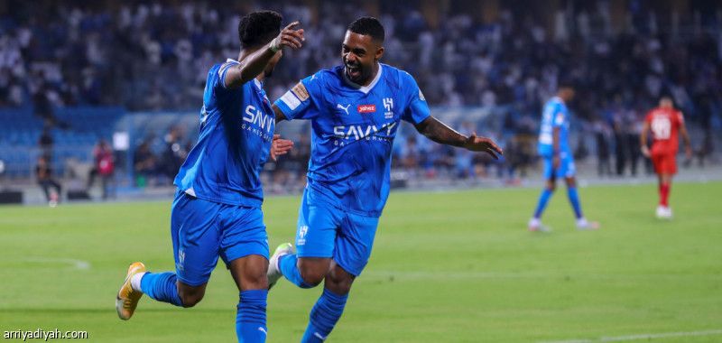 قبل الكلاسيكو.. الهلال يتخطى الاتفاق بثنائية