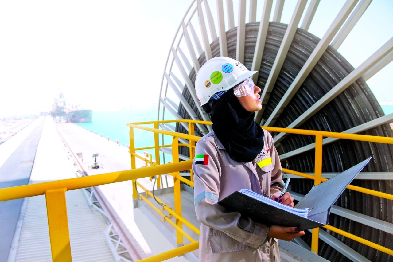 منى المري: المرأة الإماراتية قدمت نماذج ملهمة