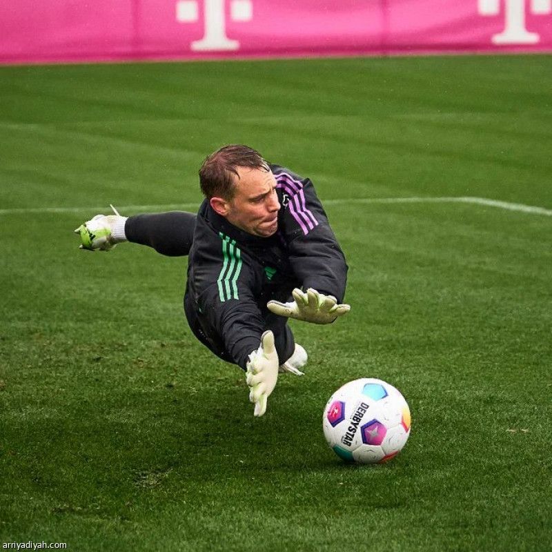 بايرن ميونخ يستعيد نوير بعد غياب 8 أشهر