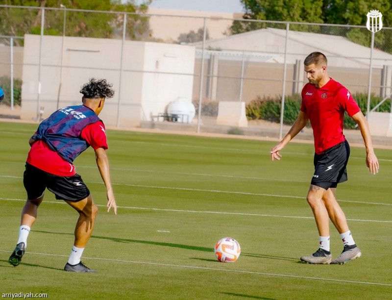 فيريرا يكتفي بالتدريبات الخفيفة