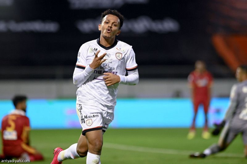 رسميا.. القادسية يضم العمار 3 مواسم