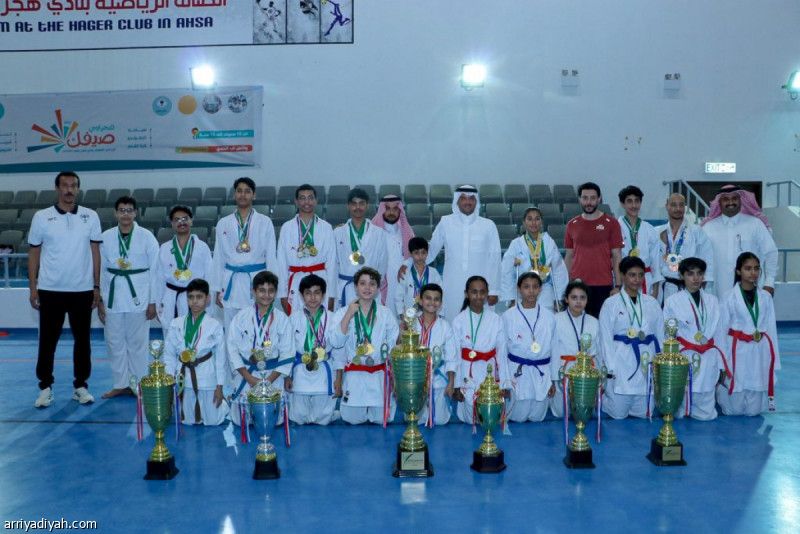 محافظ الأحساء يزور هجر.. ويكرم المتميزين