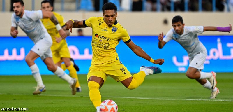 كاسترو يهدي التعاون الانتصار الثالث