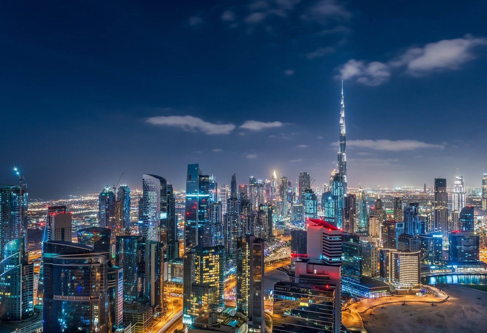 الإمارات الأولى إقليمياً والسادسة عالمياً في فرص الاستثمار