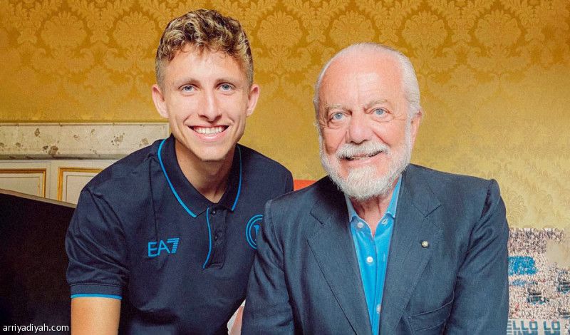 ليندستروم يعزز وسط نابولي