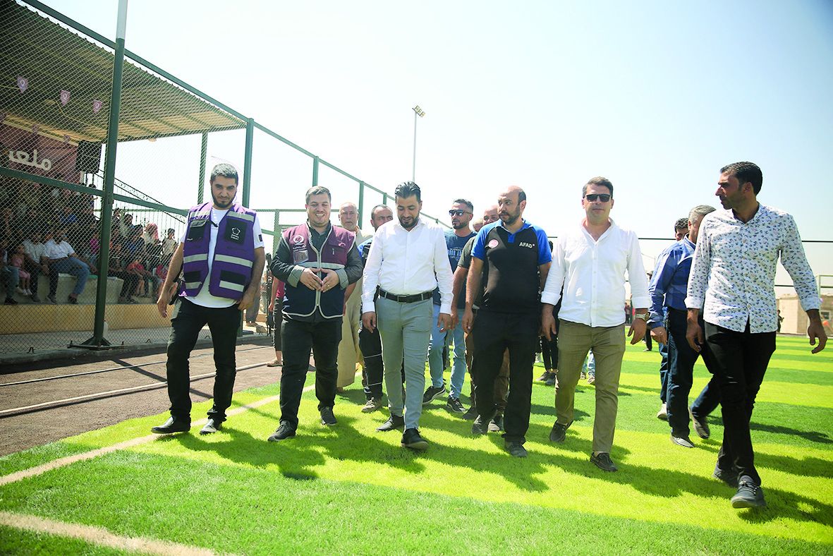 قطر الخيرية تنشئ ملعباً رياضياً للنازحين السوريين