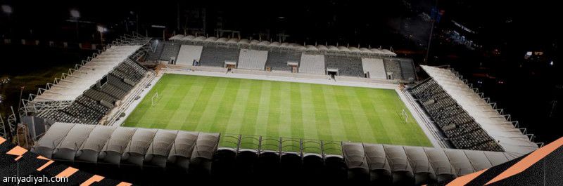 الشباب يستقبل جماهيره على ملعبه الجديد