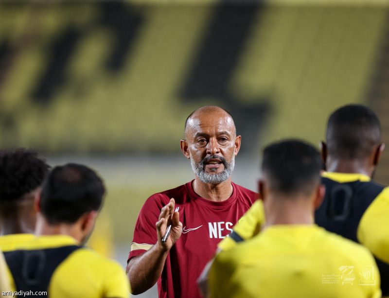 الأزرق يعاند سانتو