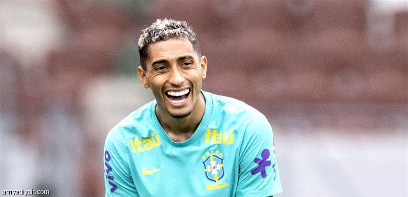 سيليساو يستدعي رافينيا