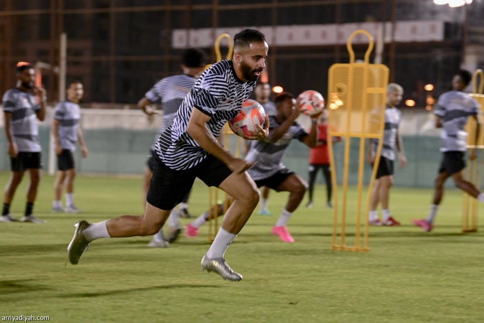 الشباب.. مناورة تطمئن كايزر قبل الخليج