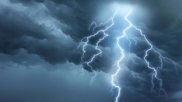 وفاة طفل بصاعقة رعدية جنوبي تعز