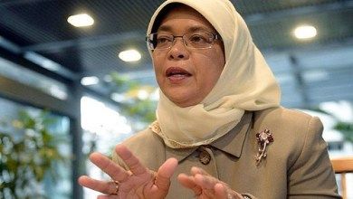 رئيسة سنغافورة ورئيس الوزراء يدليان بصوتيهما في الانتخابات الرئاسية