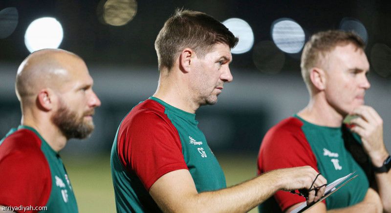 مشاركة ديمبيلي.. قرار جيرارد